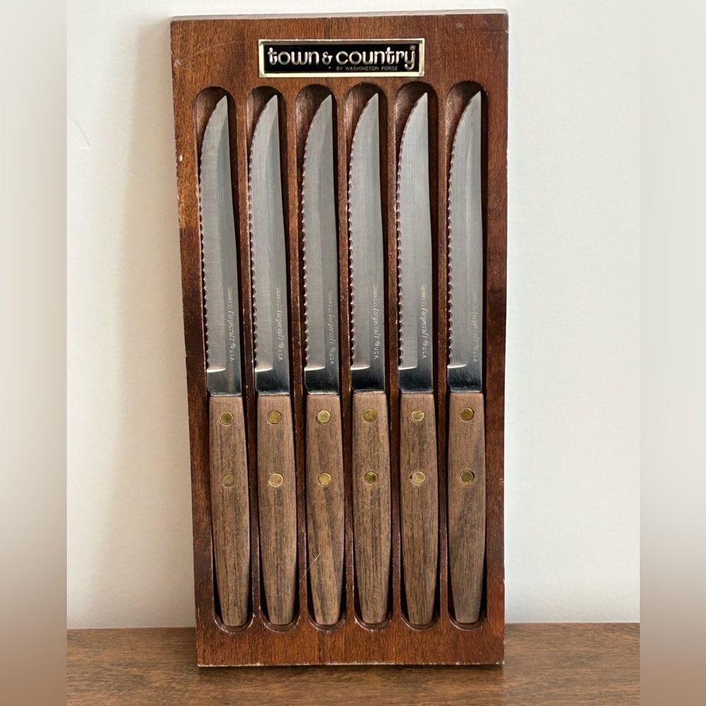 VTG FORGECRAFT TOWN & COUNTRY 6 PC STAINLESS SERRATED STEAK KNIFE SET WOOD RACK